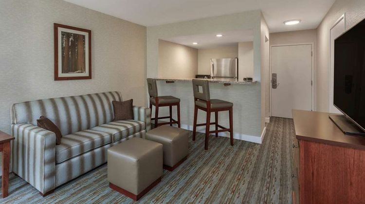 Wyndham Visalia Suite