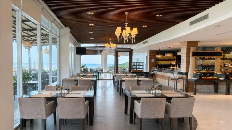 Club Wyndham Patong Hill Phuket Restaurant