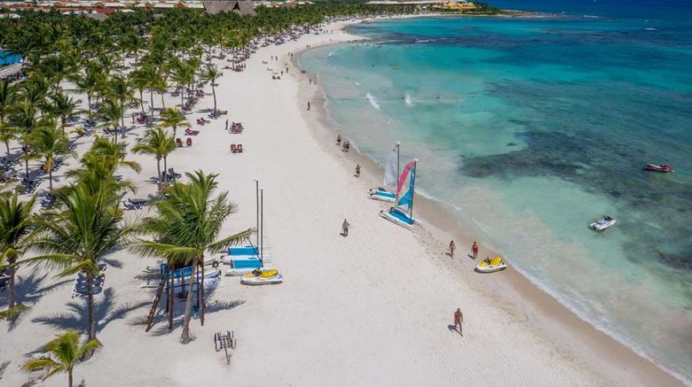 <b>Barcelo Maya Palace Beach</b>. Images powered by <a href="https://iceportal.shijigroup.com/" title="IcePortal" target="_blank">IcePortal</a>.