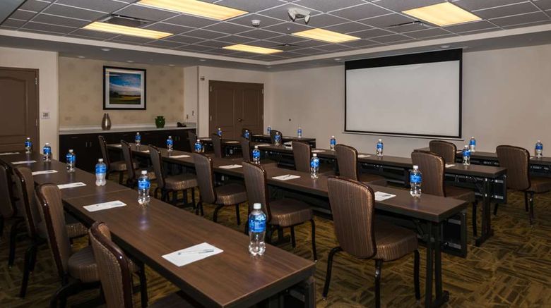 <b>Hampton Inn & Suites New Albany/Columbus Meeting</b>. Images powered by <a href="https://iceportal.shijigroup.com/" title="IcePortal" target="_blank">IcePortal</a>.