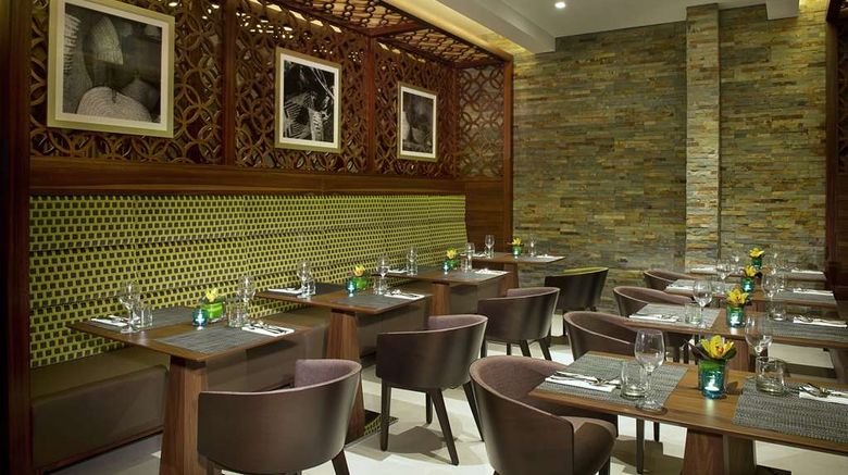 <b>Hilton Garden Inn Dubai Deira Restaurant</b>. Images powered by <a href="https://iceportal.shijigroup.com/" title="IcePortal" target="_blank">IcePortal</a>.