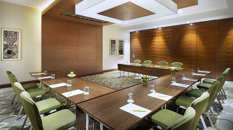 <b>Hilton Garden Inn Dubai Deira Meeting</b>. Images powered by <a href="https://iceportal.shijigroup.com/" title="IcePortal" target="_blank">IcePortal</a>.