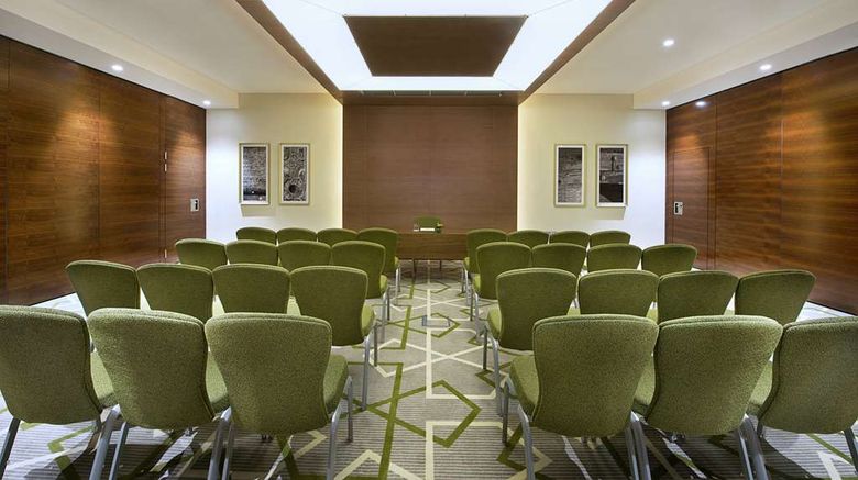 <b>Hilton Garden Inn Dubai Deira Meeting</b>. Images powered by <a href="https://iceportal.shijigroup.com/" title="IcePortal" target="_blank">IcePortal</a>.