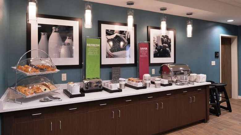 <b>Hampton Inn By Hilton Leavenworth Restaurant</b>. Images powered by <a href="https://iceportal.shijigroup.com/" title="IcePortal" target="_blank">IcePortal</a>.
