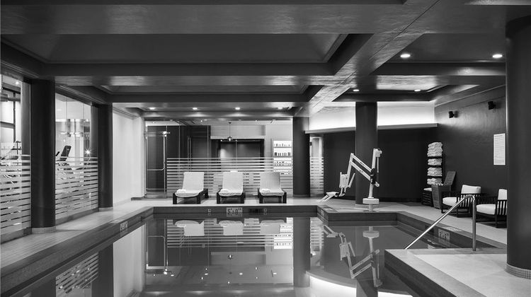 The Logan Philadelphia, Curio Collection Pool