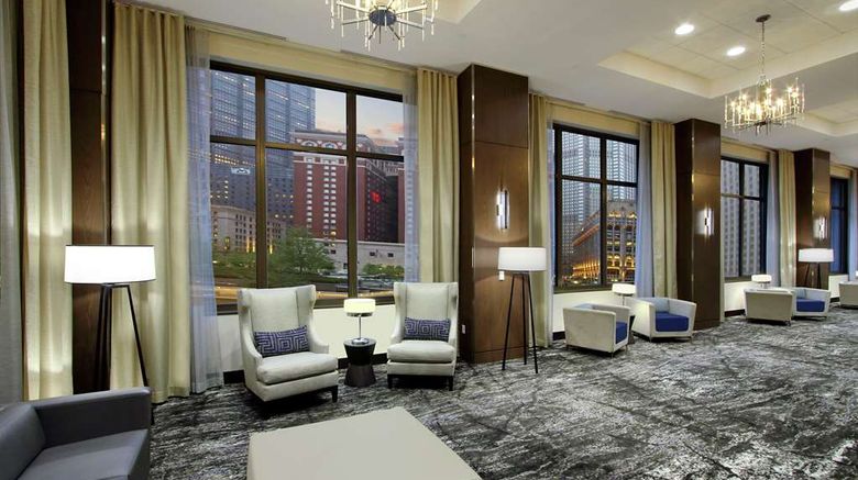 <b>Embassy Suites Pittsburgh Downtown Lobby</b>. Images powered by <a href="https://iceportal.shijigroup.com/" title="IcePortal" target="_blank">IcePortal</a>.
