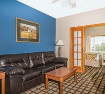 Baymont Inn & Suites Albany Room