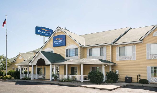 Baymont Inn & Suites Albany Exterior