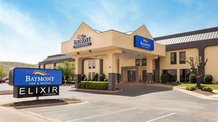 Baymont Inn & Suites, Fayetteville Exterior