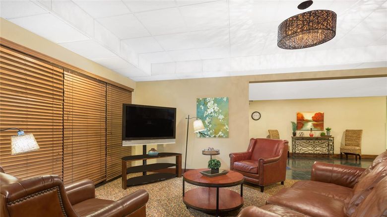 <b>Baymont Inn & Suites, Fayetteville Lobby</b>. Images powered by <a href="https://iceportal.shijigroup.com/" title="IcePortal" target="_blank">IcePortal</a>.