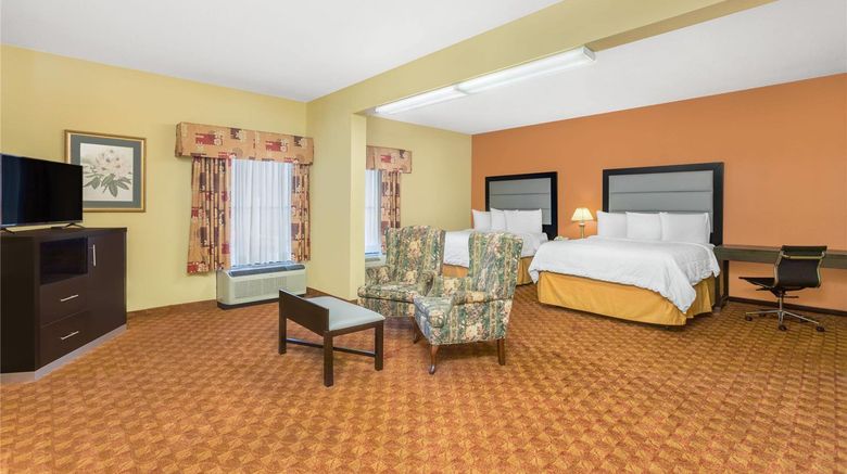 <b>Baymont Inn & Suites, Fayetteville Suite</b>. Images powered by <a href="https://iceportal.shijigroup.com/" title="IcePortal" target="_blank">IcePortal</a>.