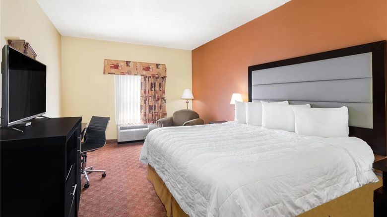 <b>Baymont Inn & Suites, Fayetteville Room</b>. Images powered by <a href="https://iceportal.shijigroup.com/" title="IcePortal" target="_blank">IcePortal</a>.