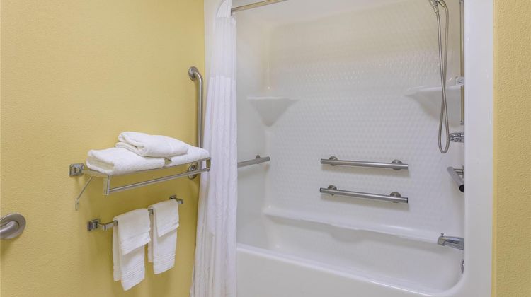 Baymont Inn & Suites, Fayetteville Room