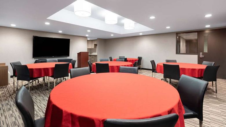 <b>Microtel Inn & Suites Kirkland Lake Meeting</b>. Images powered by <a href="https://iceportal.shijigroup.com/" title="IcePortal" target="_blank">IcePortal</a>.