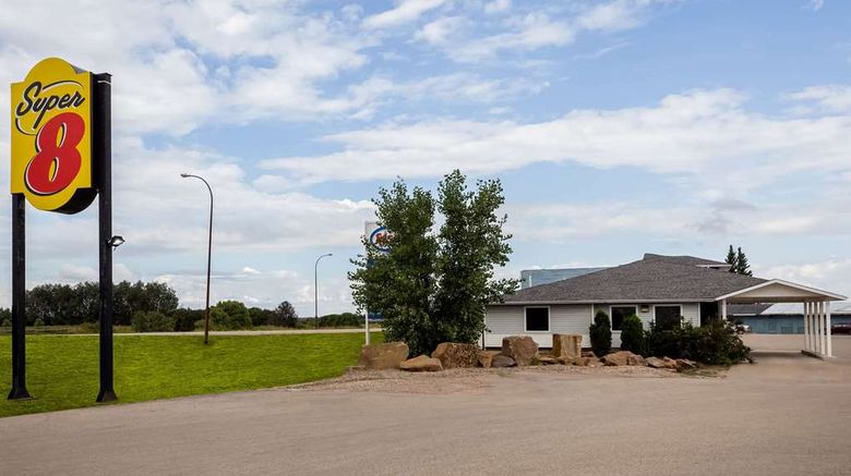 <b>Super 8 Smoky Lake Exterior</b>. Images powered by <a href="https://iceportal.shijigroup.com/" title="IcePortal" target="_blank">IcePortal</a>.
