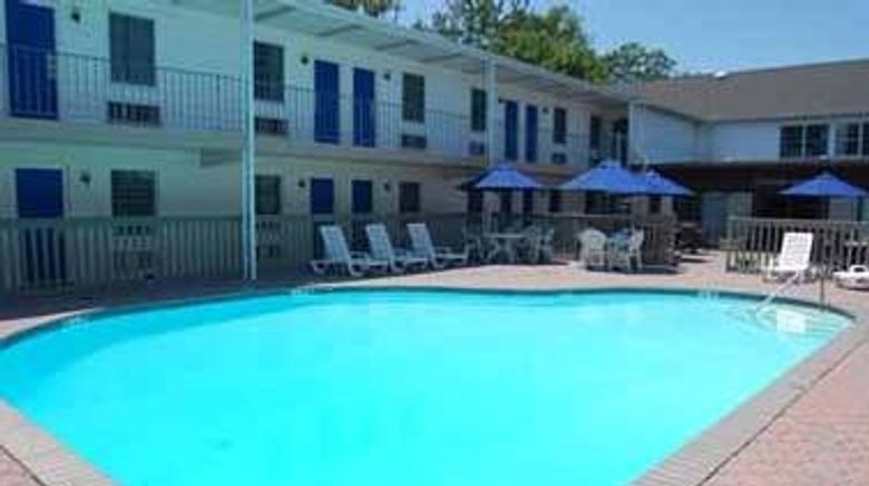 <b>St Michaels Inn Pool</b>. Images powered by <a href="https://iceportal.shijigroup.com/" title="IcePortal" target="_blank">IcePortal</a>.