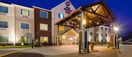 Best Western Plus Menomonie Inn & Suites Exterior