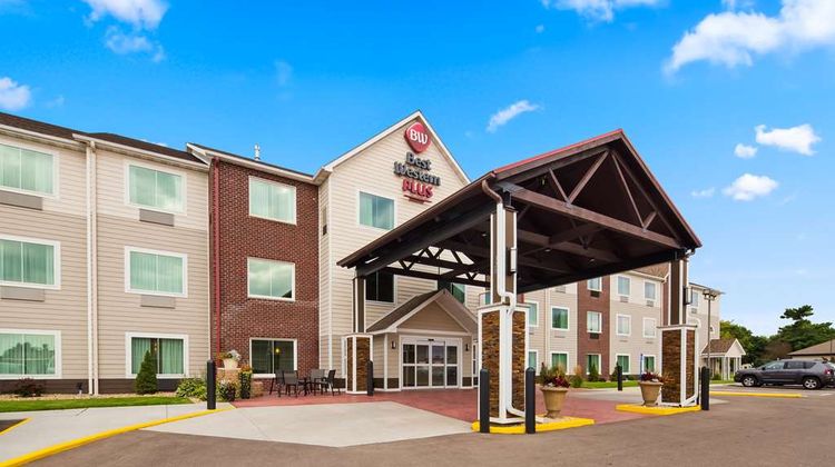 Best Western Plus Menomonie Inn & Suites Exterior