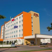 Hampton Inn & Suites by Hilton Paraiso