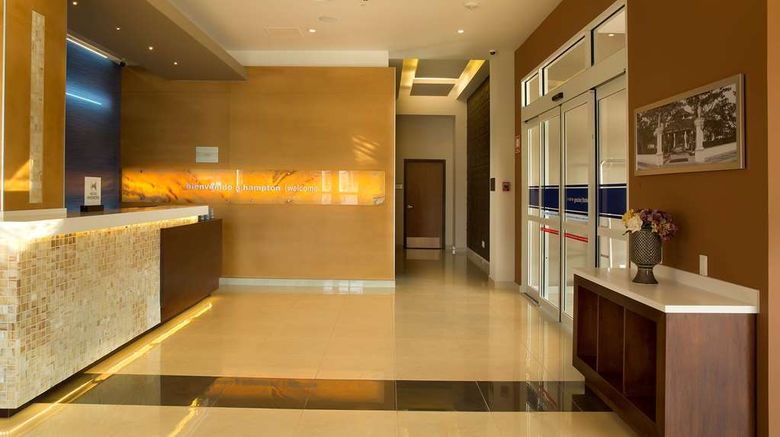 <b>Hampton Inn & Suites by Hilton Paraiso Lobby</b>. Images powered by <a href="https://iceportal.shijigroup.com/" title="IcePortal" target="_blank">IcePortal</a>.