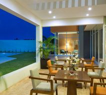 Hampton Inn & Suites by Hilton Paraiso Lobby