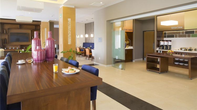 Hampton Inn & Suites by Hilton Paraiso Restaurant