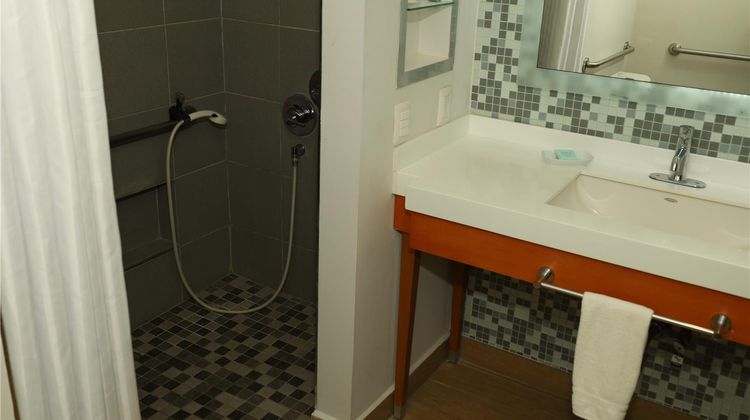Hampton Inn & Suites by Hilton Paraiso Room