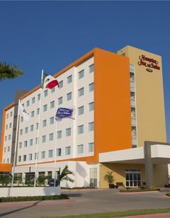 Hampton Inn & Suites by Hilton Paraiso
