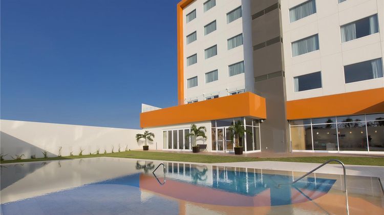 Hampton Inn & Suites by Hilton Paraiso Pool