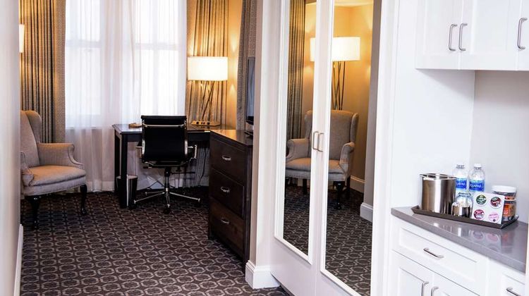 Redmont Hotel Birmingham, Curio Coll Room