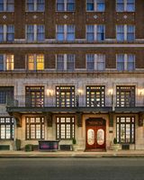 Redmont Hotel Birmingham, Curio Coll