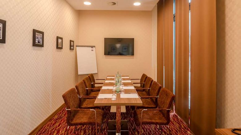<b>Hampton Frankfurt City Centre Messe Meeting</b>. Images powered by <a href="https://iceportal.shijigroup.com/" title="IcePortal" target="_blank">IcePortal</a>.