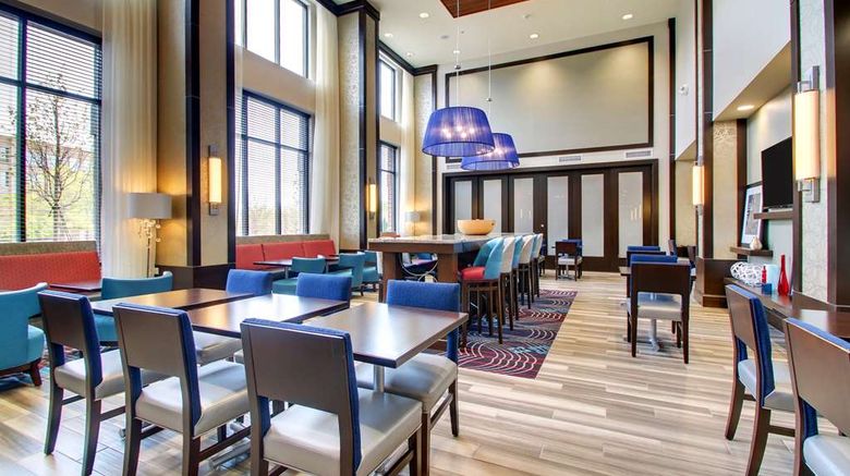<b>Hampton Inn & Suites Greenville Airport Lobby</b>. Images powered by <a href="https://iceportal.shijigroup.com/" title="IcePortal" target="_blank">IcePortal</a>.