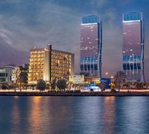 Hilton Garden Inn Izmir Bayrakli Exterior