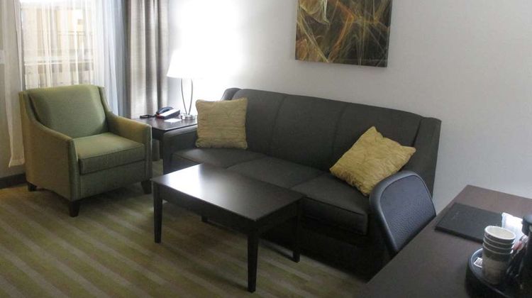 Best Western Harvest Inn & Suites Suite