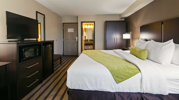 Best Western Harvest Inn & Suites Room