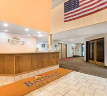 Baymont Inn & Suites Hot Springs Lobby