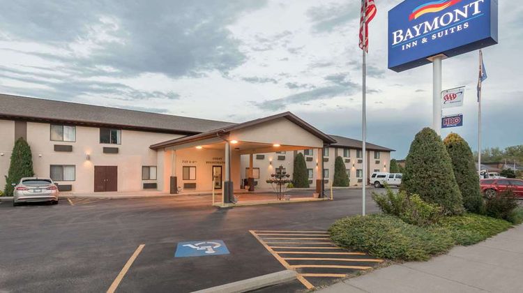 Baymont Inn & Suites Hot Springs Exterior