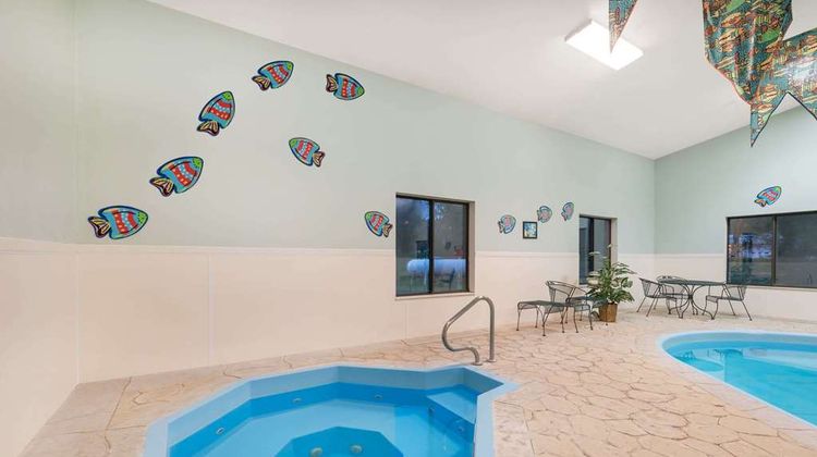 Baymont Inn & Suites Hot Springs Pool