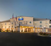 Days Inn & Suites by Wyndham Union City Exterior