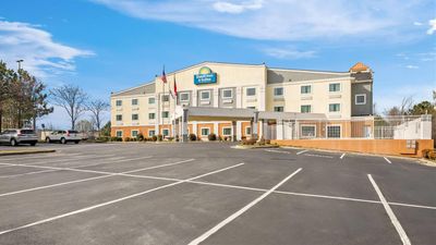 Days Inn & Suites by Wyndham Union City