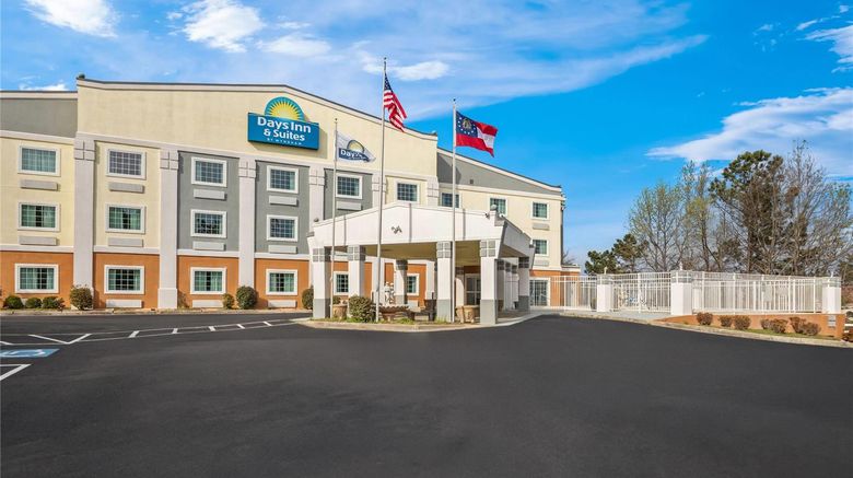 <b>Days Inn & Suites by Wyndham Union City Exterior</b>. Images powered by <a href="https://iceportal.shijigroup.com/" title="IcePortal" target="_blank">IcePortal</a>.