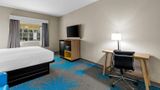 Days Inn & Suites by Wyndham Union City Suite