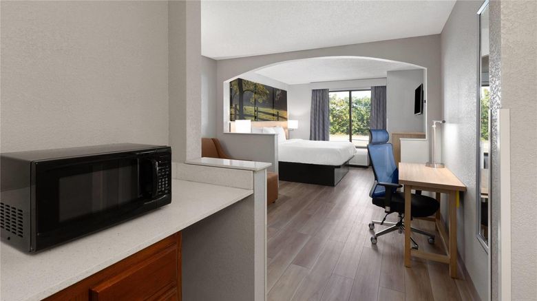 <b>Days Inn Blairsville Suite</b>. Images powered by <a href="https://iceportal.shijigroup.com/" title="IcePortal" target="_blank">IcePortal</a>.