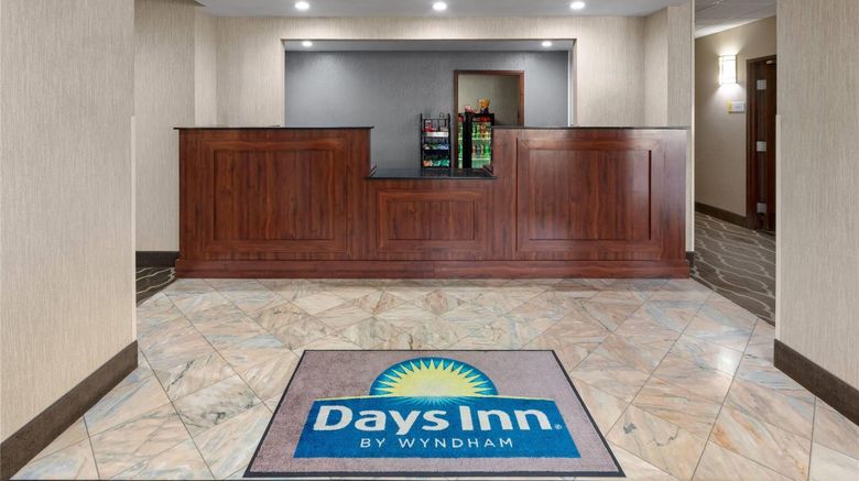<b>Days Inn Blairsville Lobby</b>. Images powered by <a href="https://iceportal.shijigroup.com/" title="IcePortal" target="_blank">IcePortal</a>.