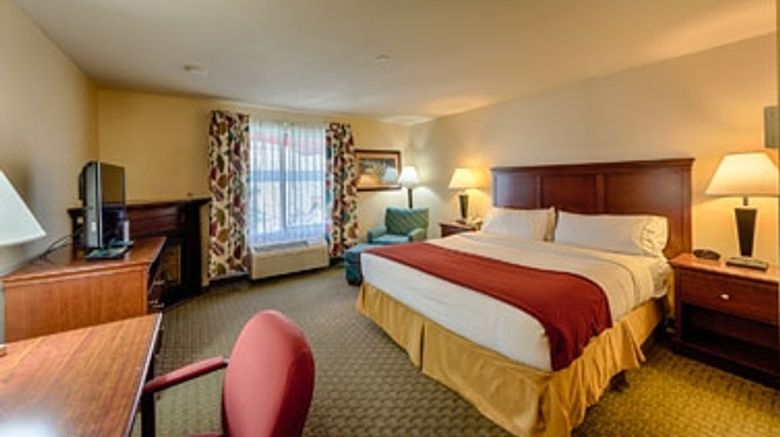 <b>Triple Play Resort Hotel Room</b>. Images powered by <a href="https://iceportal.shijigroup.com/" title="IcePortal" target="_blank">IcePortal</a>.