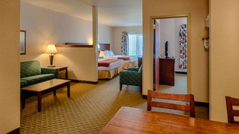 <b>Triple Play Resort Hotel Suite</b>. Images powered by <a href="https://iceportal.shijigroup.com/" title="IcePortal" target="_blank">IcePortal</a>.