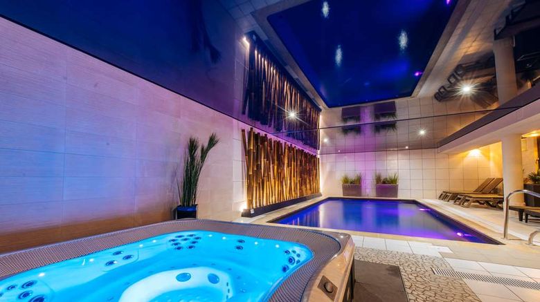 <b>Best Western Plus Au Cheval Blanc Mulhouse Spa</b>. Images powered by <a href="https://iceportal.shijigroup.com/" title="IcePortal" target="_blank">IcePortal</a>.