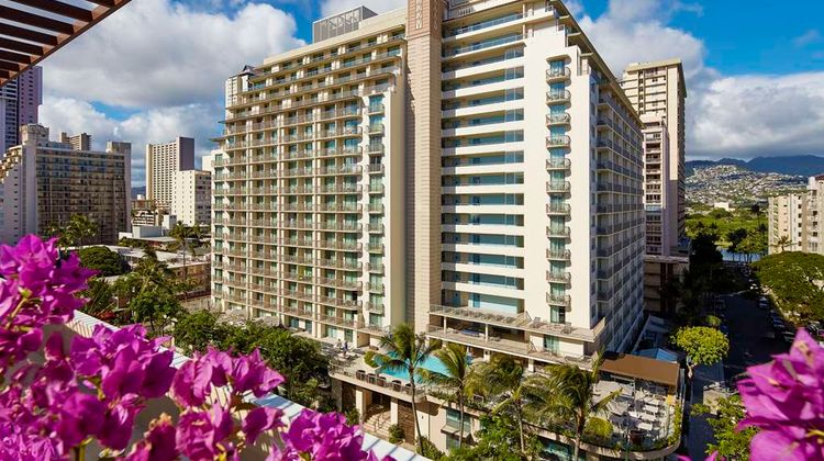 Hilton Garden Inn Waikiki Beach Exterior