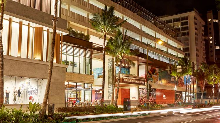 Hilton Garden Inn Waikiki Beach Exterior